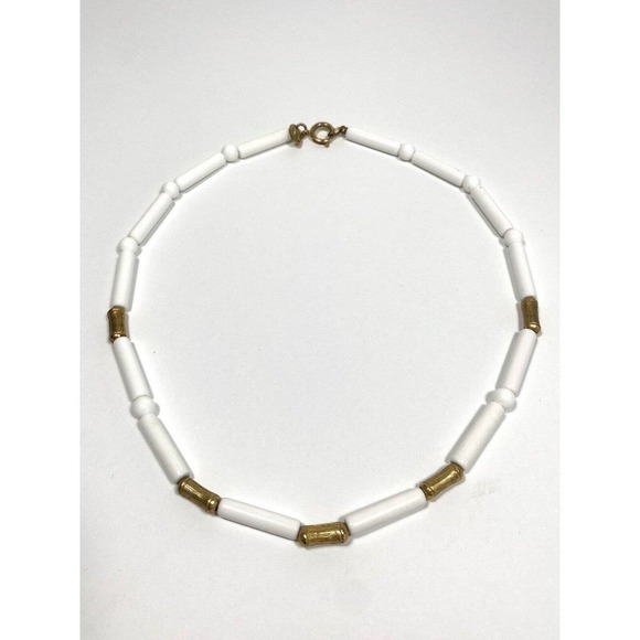 Park Lane Vintage Necklace Plastic Gold Tone 16” - Picture 3 of 8